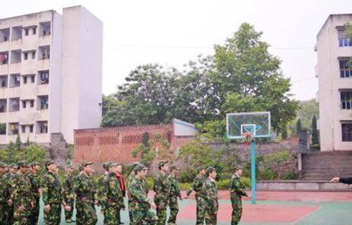 江津市杜市中学