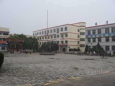 重庆市长寿区龙河镇初级中学校