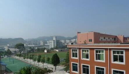 贵阳市乌当区下坝中学