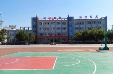 伊宁市第六中学