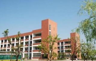 绵阳市游仙区初级中学