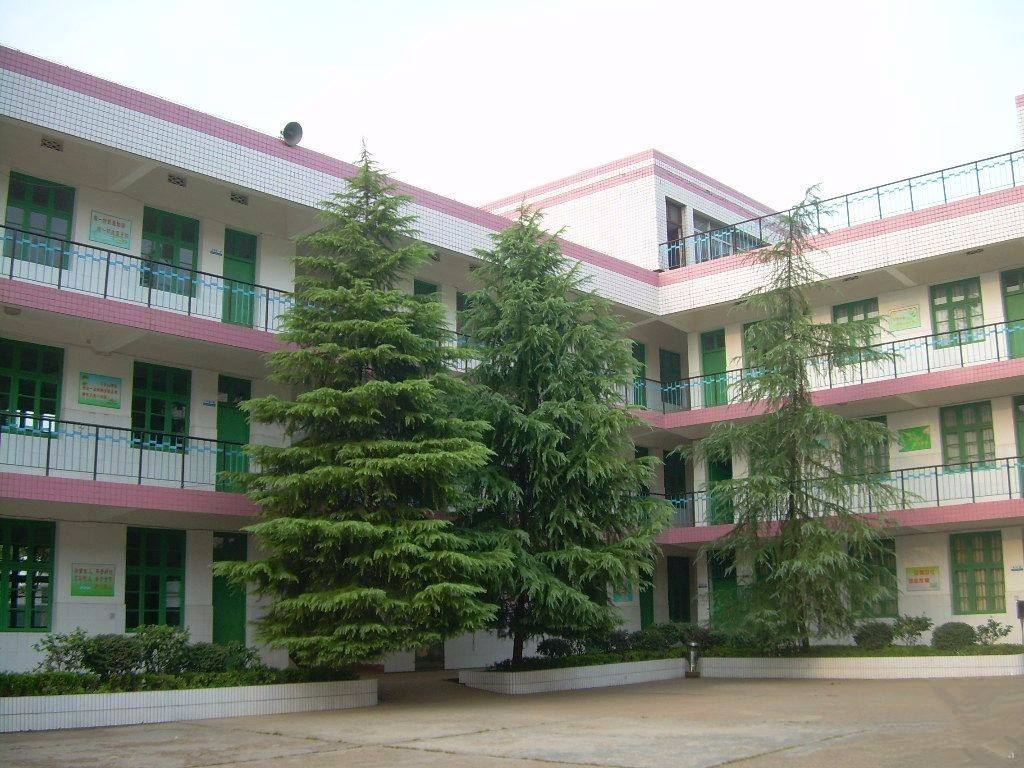 小河区一中实验学校