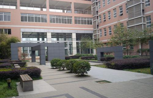 重庆市沙坪坝区中梁镇新发初级中学校