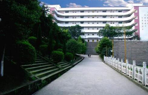 西山区云南建磷学校