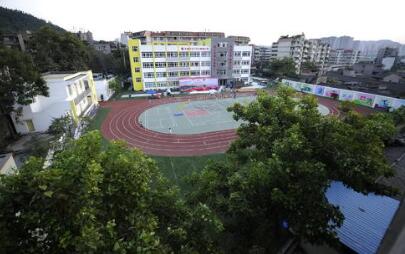 合川市东津沱初级中学