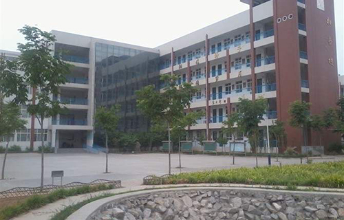 花溪孟关中学