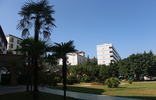 镇江市圌山中学