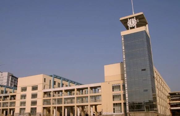镇江市中山中学