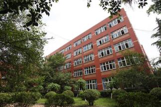 成都市实验三原外语学校
