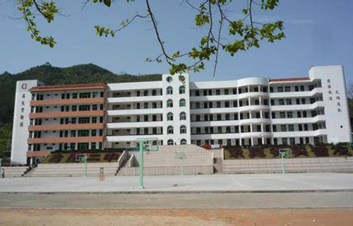 镇远县羊场镇中学校