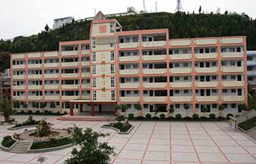 江津市中山镇初级中学校