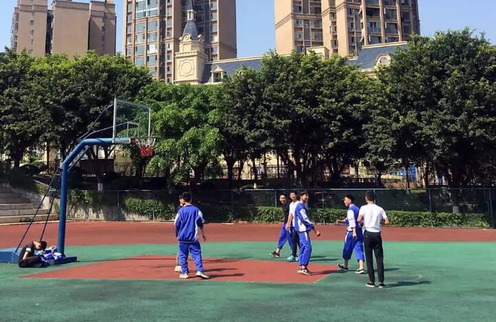 华达高中学校