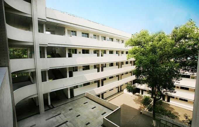 綦江县杨地湾学校「初中部」