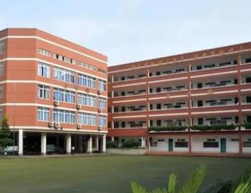 成都市龙泉外国语实验学校