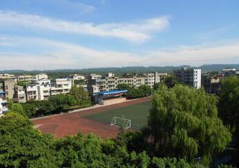 成都市青白江区福洪中学