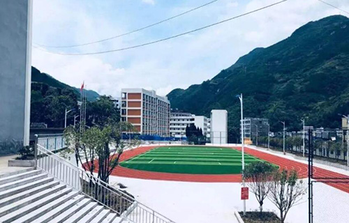 巫山县河梁初级中学
