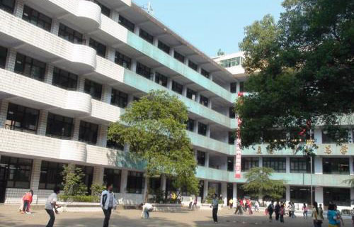 重庆市石柱土家族自治县西沱中学校