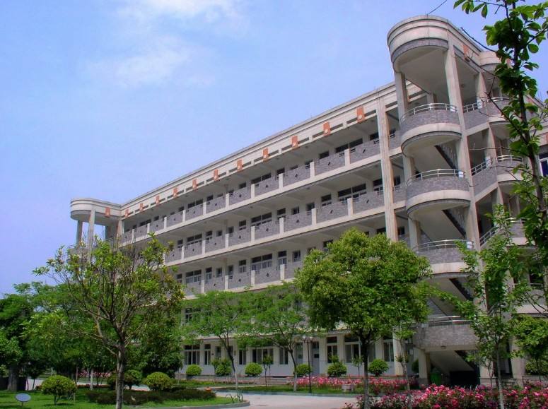 重庆市万州区九池初级中学