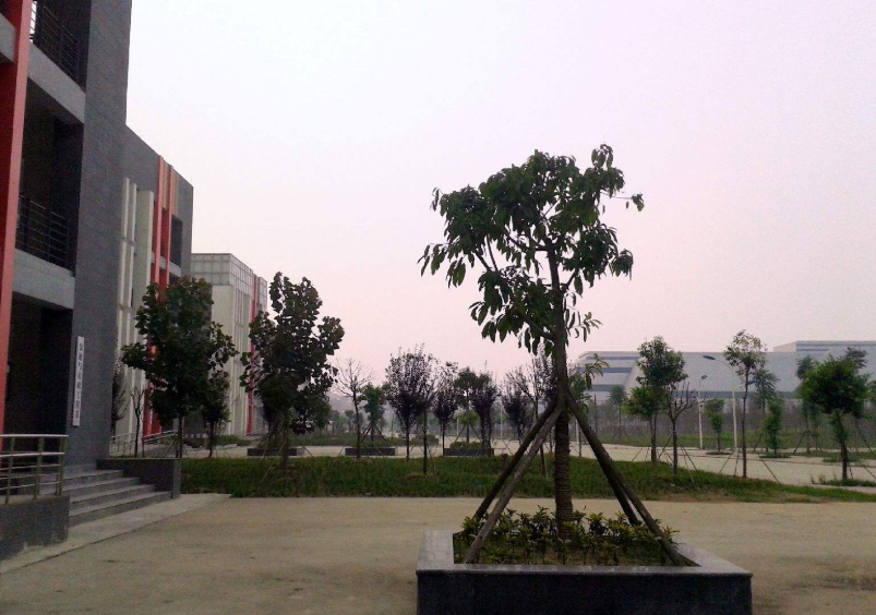 成都市职工大学