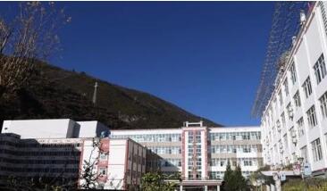 马尔康县中学