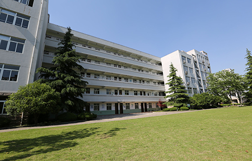 三台县金石镇同德初级中学校