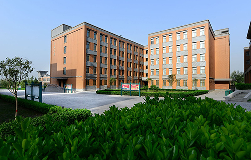 六枝特区龙场乡中学