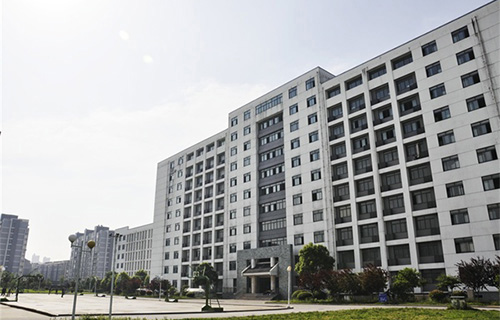 重庆市万州区白岩学校