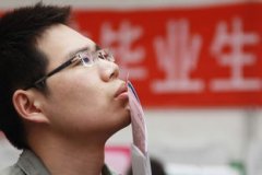 张雪峰为啥不推荐军校，